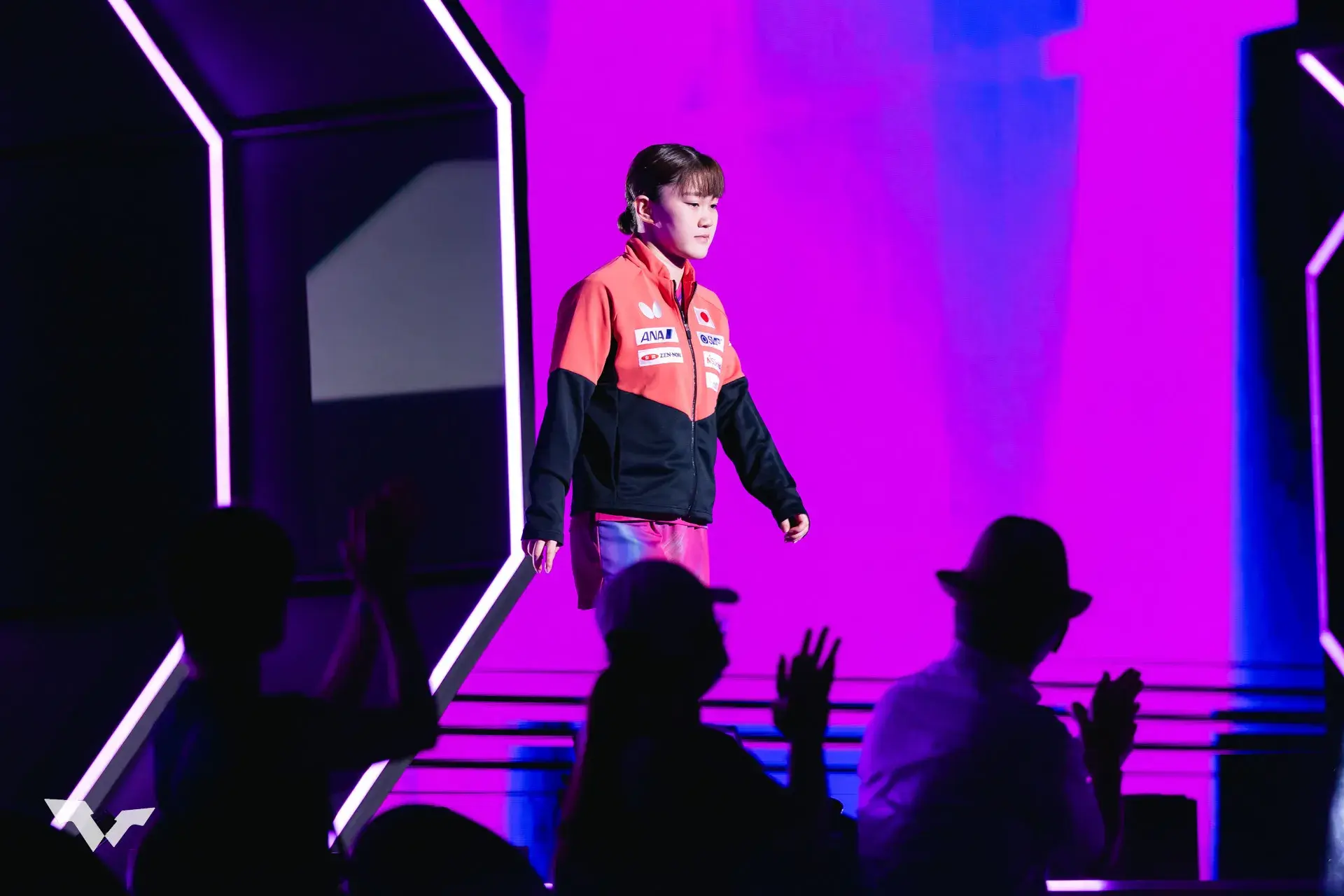 看台上不仅, 总决赛采用, 双方以 看台上不仅, 总决赛采用, 双方以