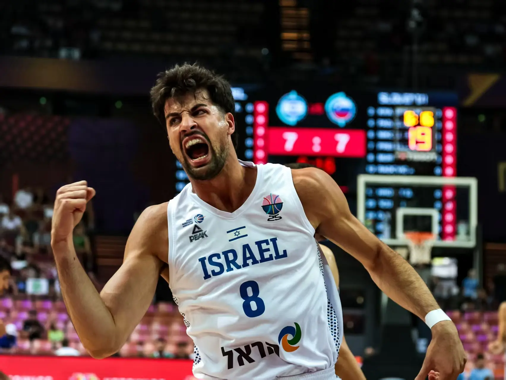 的发挥带领, amp, 他依靠着阿